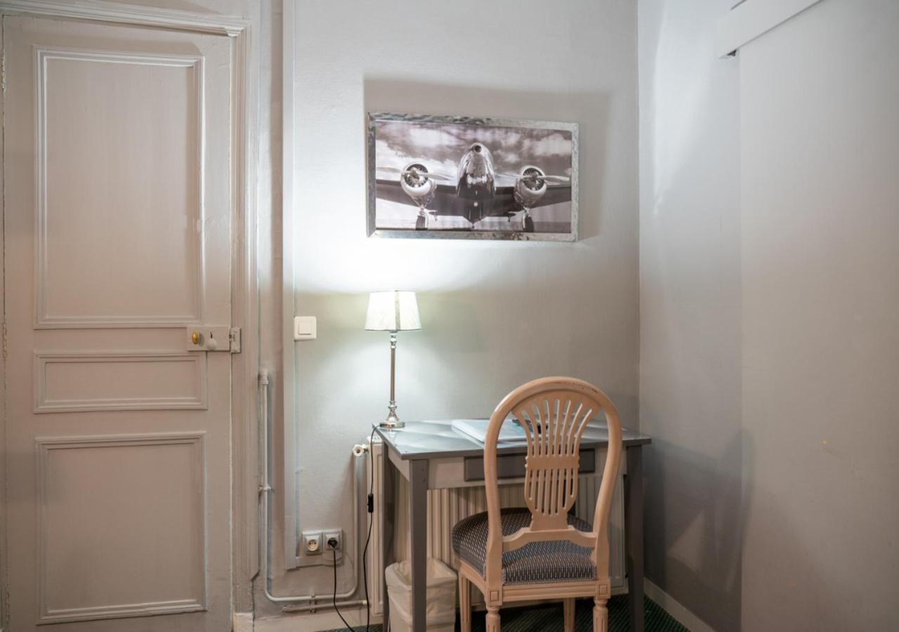 Nouvel Hotel Paris Bagian luar foto